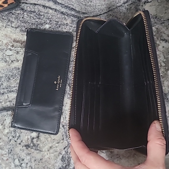 Kate Spade Bag & Wallet Run Wild Large Crossbody Bag - Picture 4 of 16